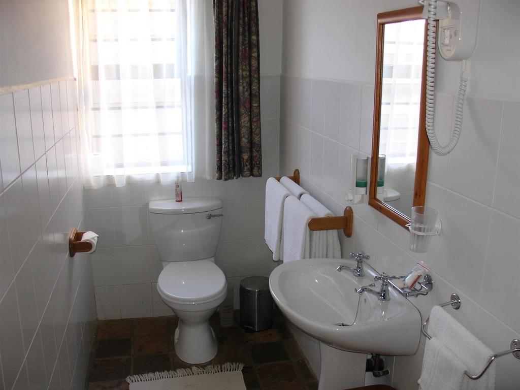 On The Bay Guesthouse Kruisfontein Room photo