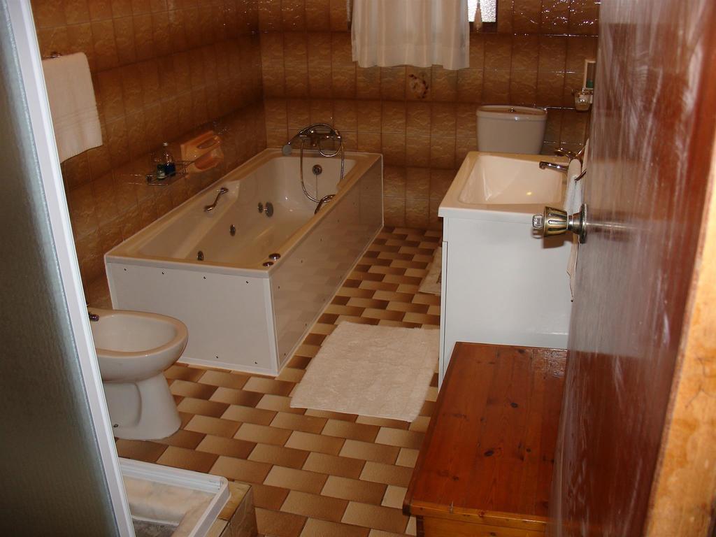 On The Bay Guesthouse Kruisfontein Room photo